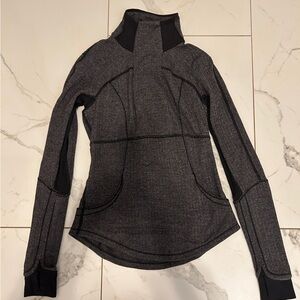 Women’s Lululemon 1/4 Running Shirt Sz 4 EUC